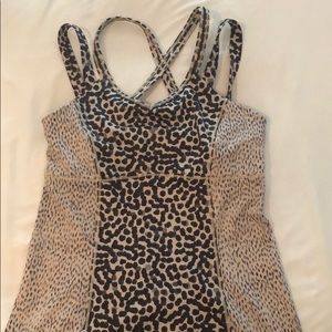 Lululemon workout tank (size 4 or 6)